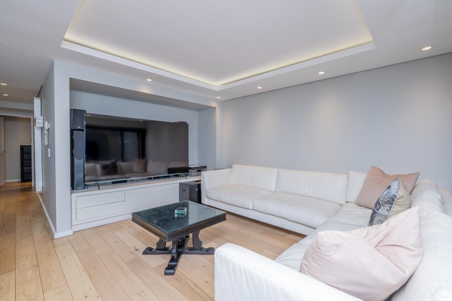 2 Bedroom Property for Sale in Sea Point Western Cape